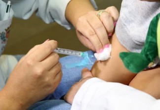 Crianças a partir de seis meses devem ser vacinadas contra o sarampo