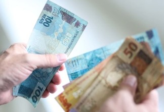 Governo vai ampliar voucher para informais de R$ 200 para R$ 300
