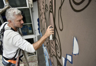 Marcelo Le, muralista e artista plástico. Museu Casa Alfredo Andersen(MCAA).
Curitiba, 05 de fevereiro de 2020.
Foto: Kraw Penas/SECC