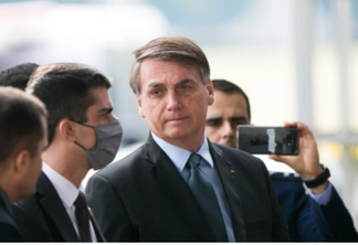 Bolsonaro volta a defender indicado para STF: “É igual escalar a seleção”