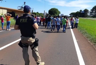 Indígenas fazem manifestação na BR-277 em São Miguel do Iguaçu
