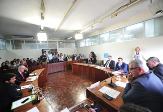 Comissão de Finanças adia votação do projeto da reforma administrativa