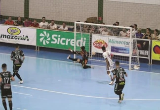 Cascavel goleia Marreco pela Chave Ouro de Futsal