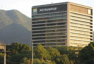 Greve entra no 11º dia; Petrobras já busca temporários