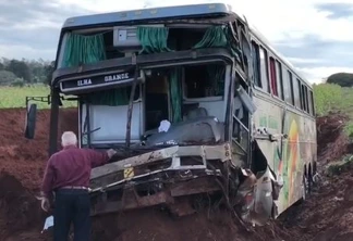 Estudante morre em acidente com ônibus na PR-323