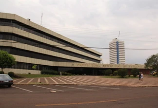 Pendências no TCE-PR podem bloquear repasses