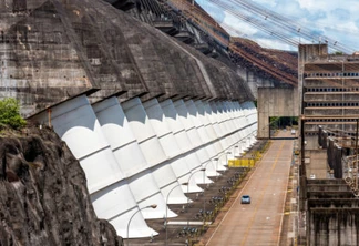 Itaipu: Em meio a crise, países negam venda de energia
