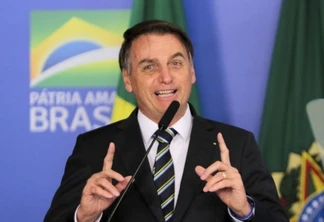 Bolsonaro inclui igrejas e lotéricas como “serviços essenciais” que podem funcionar na quarentena