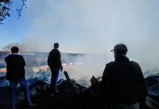 Incêndio atinge depósito de galhos e entulhos em Marechal