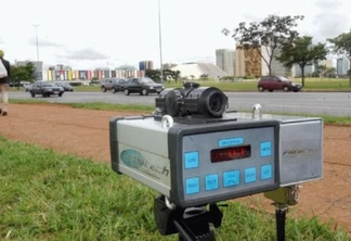 Bolsonaro manda suspender uso de radares nas rodovias federais