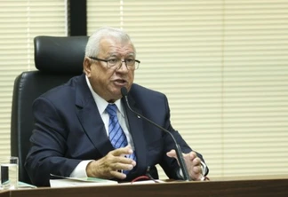 O subprocurador-geral da República Alcides Martins, durante cerimônia de transmissão de cargo no plenário do Conselho Superior do Ministério Público Federal (CSMPF)