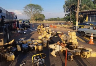 PRF descobre 2,8 toneladas de maconha em caminhão-tanque no Paraná