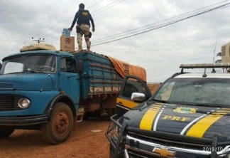 Caminhão com 165 mil carteiras de cigarro é apreendido em Cascavel