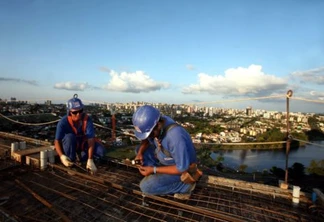 Carteira assinada: Paraná gera 74 mil empregos formais