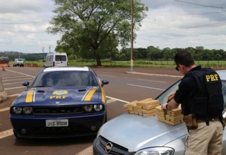 PRF apreende crack e cocaína escondidos em carro no oeste do Paraná