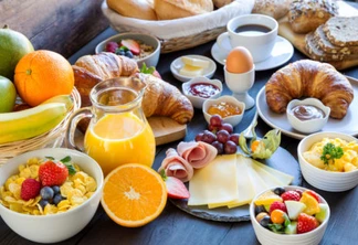 Alimentos para ter no café da manhã que garantem mais energia