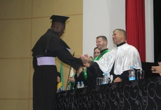 Jean é o primeiro haitiano graduado pelo Centro FAG