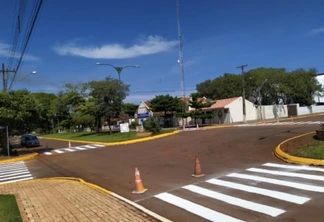 Sinalização de faixas de pedestres é reforçada em frente às escolas de Marechal 