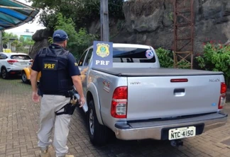PRF prende jovem e recupera veículo na Aduana Brasil/ Paraguai