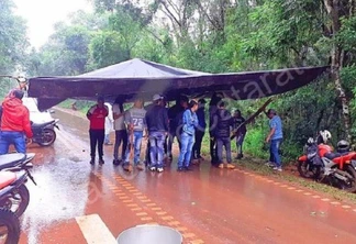 Protesto de trabalhadores fecha acesso às Cataratas da Argentina