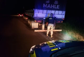 PRF apreende carreta de cigarros contrabandeados do Paraguai em Marechal Cândido Rondon