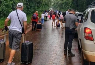 Acesso para o aeroporto de Puerto Iguazú, na Argentina, é novamente fechado por trabalhadores