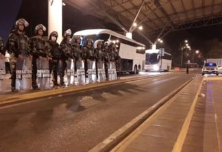 Policiais escoltaram grupo de paraguaios que chegaram de São Paulo e foram para quarentena
