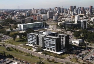 Palácio das Araucárias e Palácio Iguaçú.
Foto: Arnaldo Alves / AENotícias.
Curitiba, 07-07-2011.