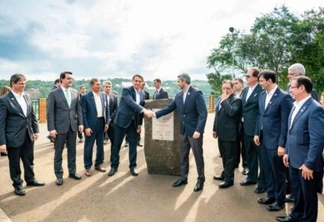 Lançamento da pedra fundamental da nova ponte entre Brasil e Paraguai completa um ano