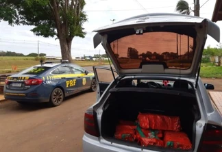 Vídeo mostra perseguição à traficante que transportava maconha no carro da mãe