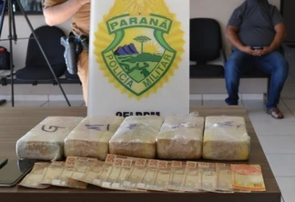 Foram apreendidos 5,2 quilos de cocaína, dinheiro, celulares e um carro. Acusado de tráfico foi preso- Foto: Alex Miranda