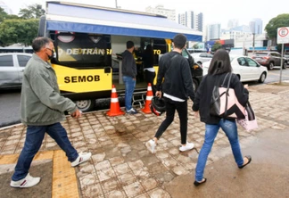 Posto de atendimento móvel disponibiliza serviços aos motoristas