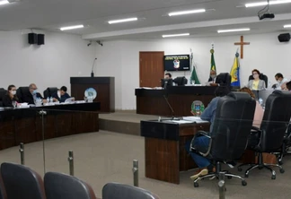 Vereadores discutem suspensão do pagamento de R$ 15 milhões á previdência