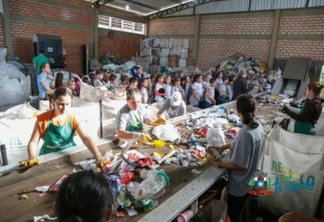 Alunos da rede Municipal de Educação foram conhecer o funcionamento do Barracão no ano de 2018 - Foto: Arquivo