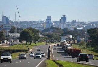 Novo sistema de iluminação viária será feito em Foz do Iguaçu, Santa Terezinha de Itaipu e São Miguel do Iguaçu, em um total de 20 km - Fotos: Rubens Fraulini / Itaipu Binacional