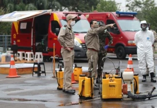 Corpo de Bombeiros e Exército realizam desinfecção na Ponte da Amizade