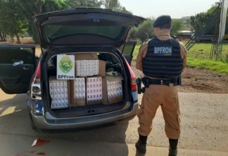 BPFron apreende carro com 300 pacotes de cigarros contrabandeados em Quatro Pontes-PR