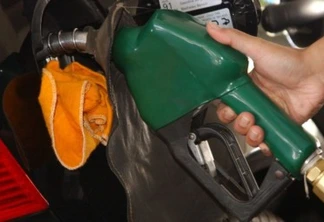 Pela 1ª vez, preço médio da gasolina chega a R$ 5 e do diesel a R$ 4 no Paraná
