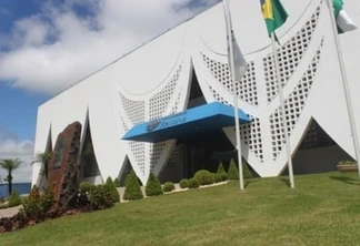 Em cautelares, TCE-PR busca regularização de pagamentos nas universidades