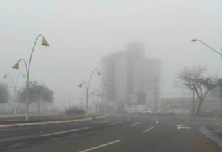 Cascavel amanhece com neblina e aviso de chuvas intensas