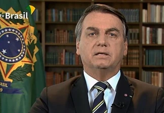 Bolsonaro diz que Brasil não vai comprar vacina chinesa e fala em traição