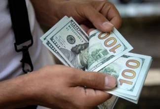 Dólar fecha em alta, cotado a R$ 5,24 nesta segunda-feira