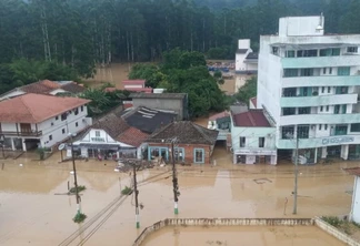 Temporal causa destruição e mortes em Santa Catarina