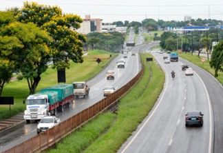 Itaipu e governo do Paraná assinam convênio para iluminar BR-277 entre Foz e São Miguel