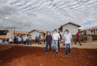 Governador vistoria obras no Condomínio do Idoso de Foz do Iguaçu