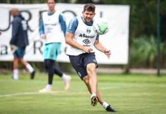 Kannemann estreia na temporada pelo Grêmio