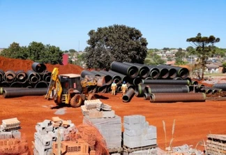 Serviços de terraplenagem, drenagem e de pavimentação estão em andamentos na readequação do Trevo Cataratas, em Cascavel, na região Oeste do estado.  -  Cascavel, 15/04/2021 -  Foto: Divulgação DER/PR