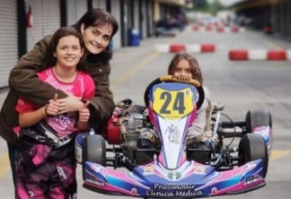 Giovana Marinoski homenageia a mãe na Copa Super Paraná de Kart