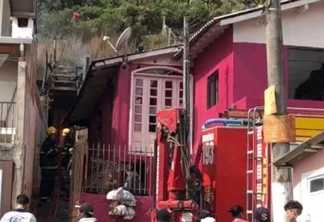 TRAGÉDIA: Três crianças morrem em incêndio de casa em SC