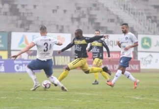 Vitória e combinação fazem FCC avançar